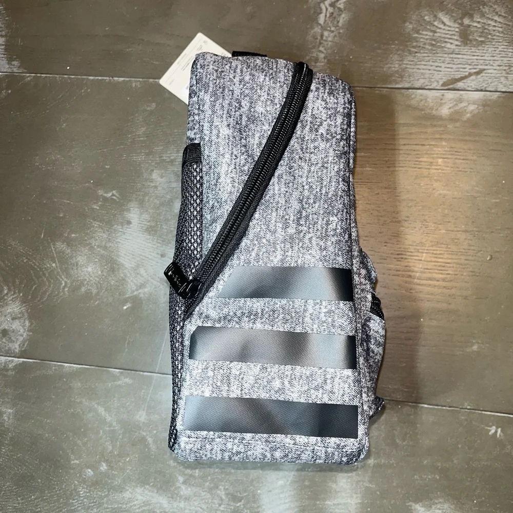 Adidas Gray Santiago Lunch Bag Zippered Black Insulated Mesh Zippered NWT